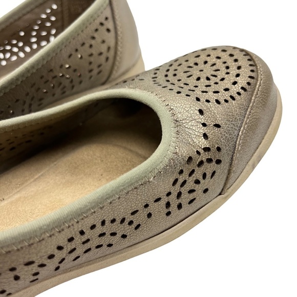 ROCKPORT Metallic Pewter Laser Cut Out Flats Slip On Loafers Genuine Leather 7.5 - Picture 12 of 16